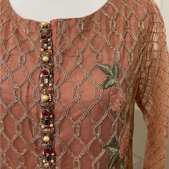 NEW! LIMELIGHT embellished and embroidered dress size smalll - Picture 4 of 5